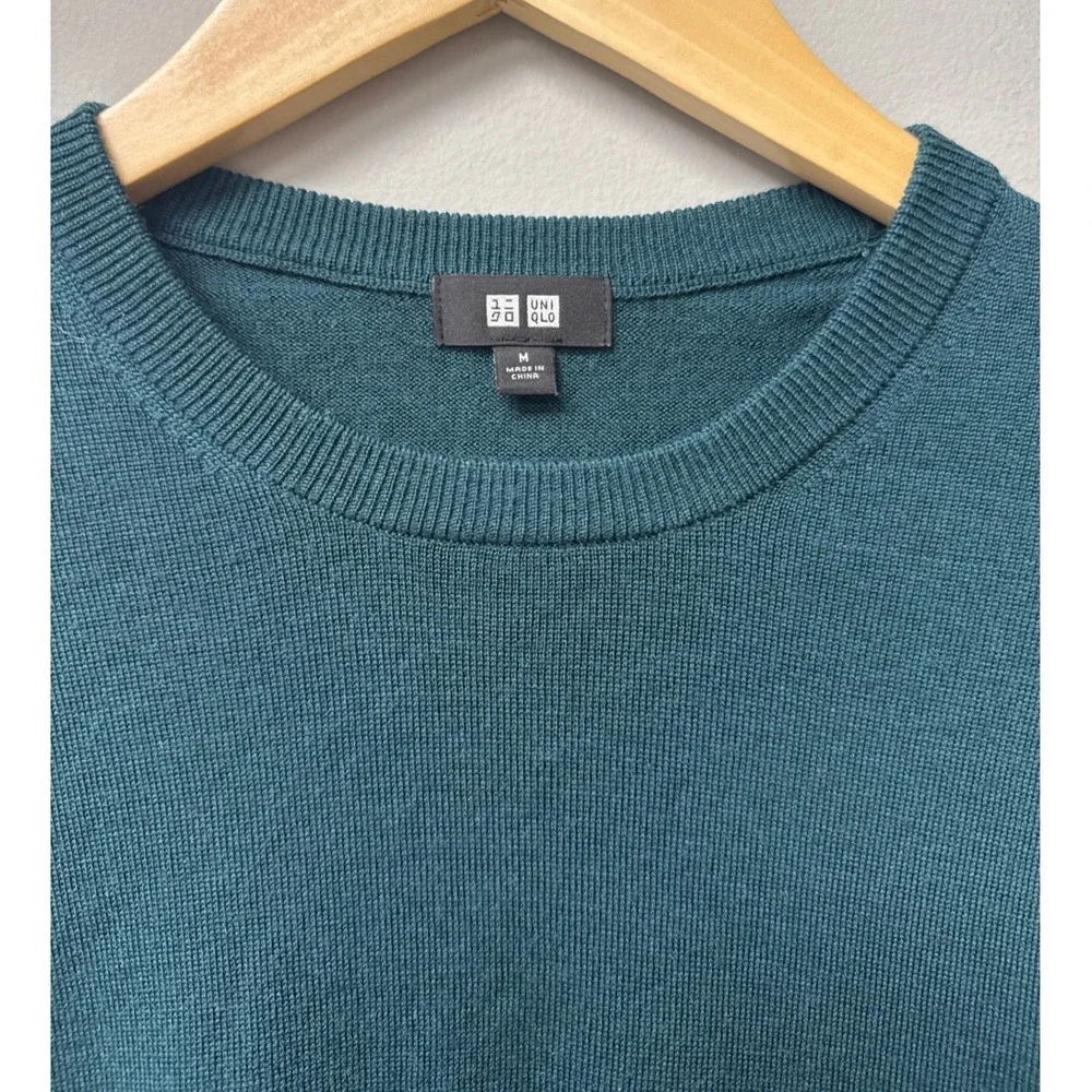 Uniqlo Crewneck Sweater Men M Dark Teal Green Wool Lightweight Minimalist Basic